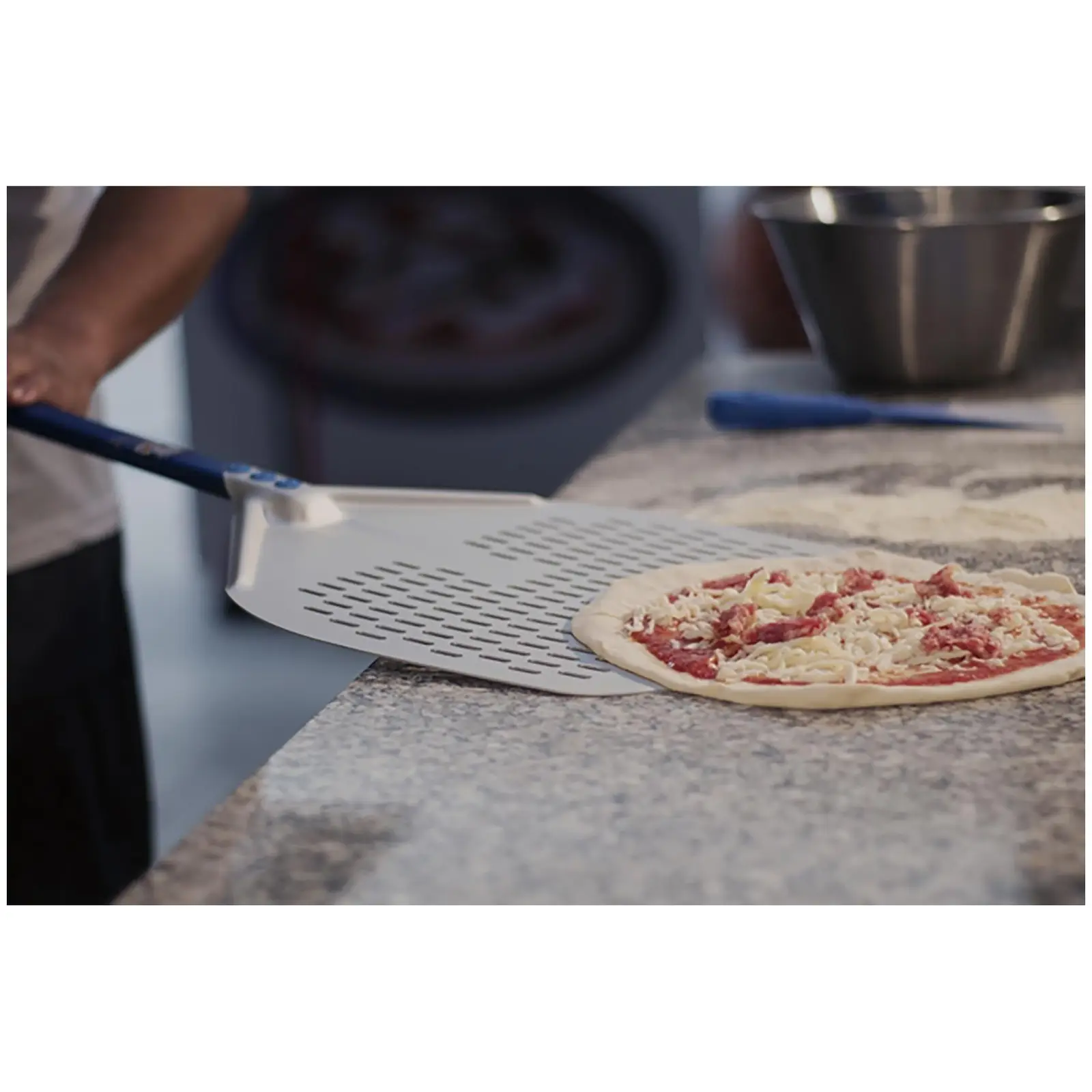 Pizzaschaufel - 36 x 36 cm - perforiert - Griff: 120 cm - Aluminium (eloxiert)